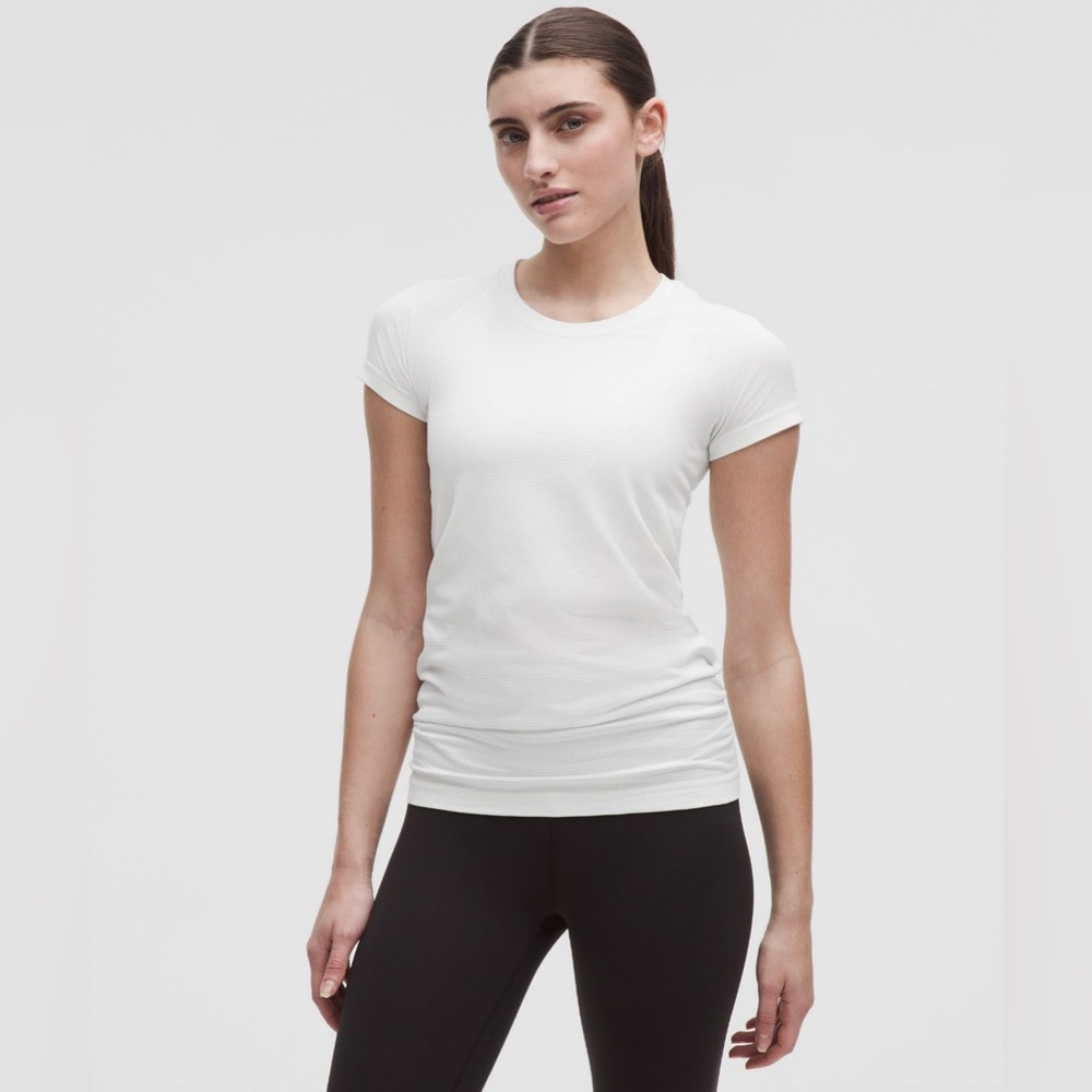 Swiftly Tech Short-Sleeve Shirt 2.0 (Hip Length)